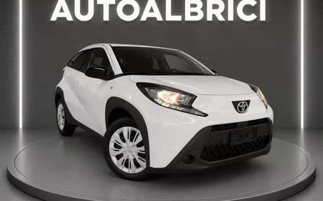 TOYOTA Aygo X 1.0 VVT-i 72 CV ACTIVE KM0 km 0 Benzina Bianco pastello