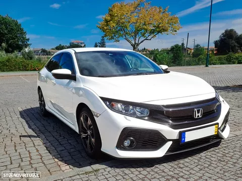 Honda Civic 1.0 i-VTEC Elegance Navi