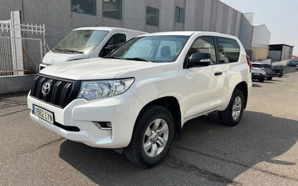 TOYOTA Land Cruiser Land Cruiser D-4D GX