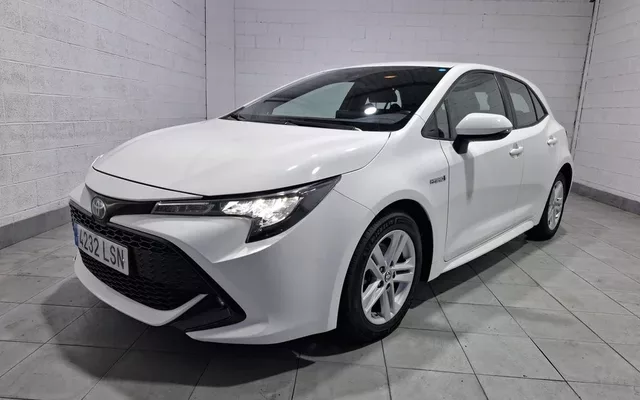 TOYOTA Corolla 1.8 125H ACTIVE TECH E-CVT