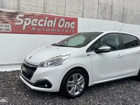 Peugeot 208 1.2 VTi SE Style