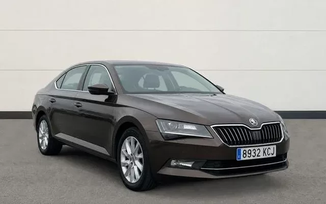 SKODA Superb Superb 2.0TDI Ambition DSG 110kW