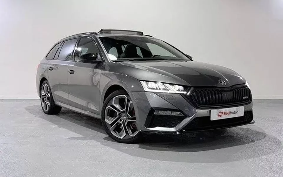 SKODA Octavia Octavia Combi 2.0 TSI RS DSG 180kW