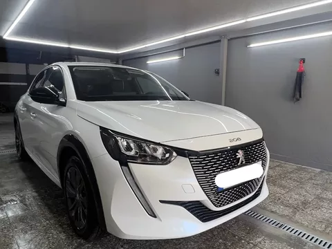 Peugeot e-208 Allure