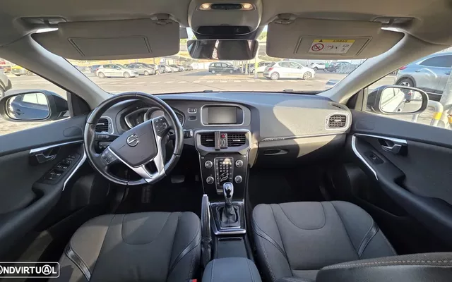 Volvo V40 2.0 D3 Momentum Geartronic