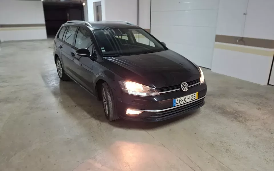 VW Golf Variant 1.6 TDi Confortline DSG