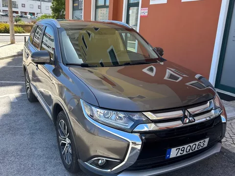 Mitsubishi Outlander 2.2 DI-D Instyle Navi