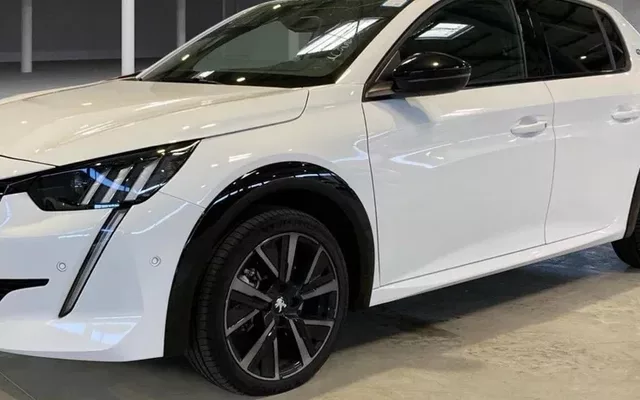 Peugeot e-208 50 kWh GT