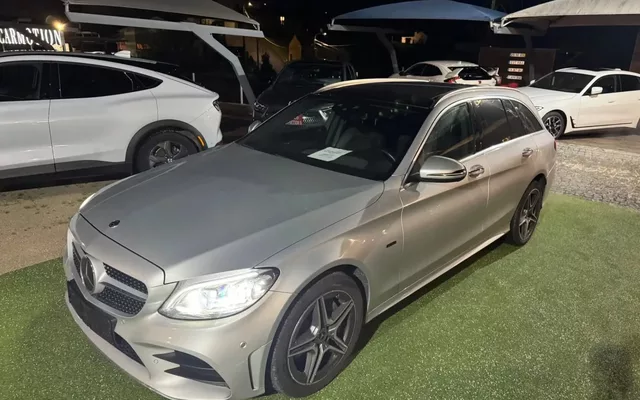 Mercedes-Benz C 300 de AMG Line
