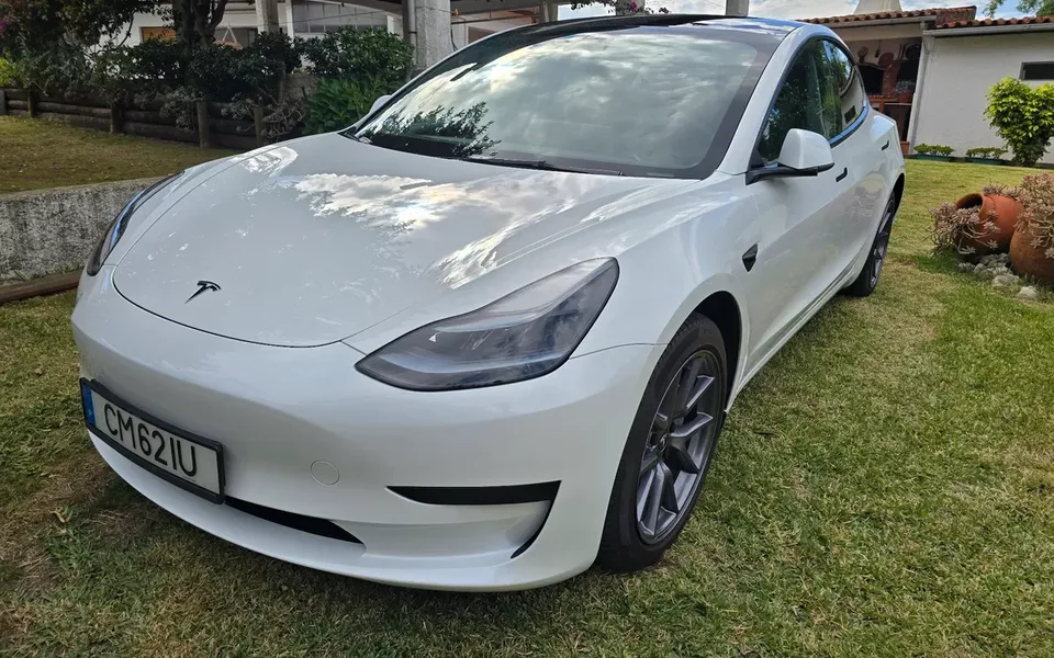 Tesla Model 3 Standard Range Plus RWD