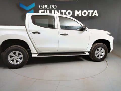 Mitsubishi L200 2.3 DI-D CD Invite 4WD