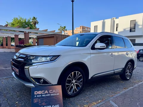 Mitsubishi Outlander 2.2 DI-D Instyle Navi Black Edition