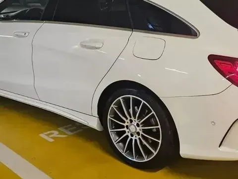 Mercedes-Benz CLA 200 d Shooting Brake AMG Line