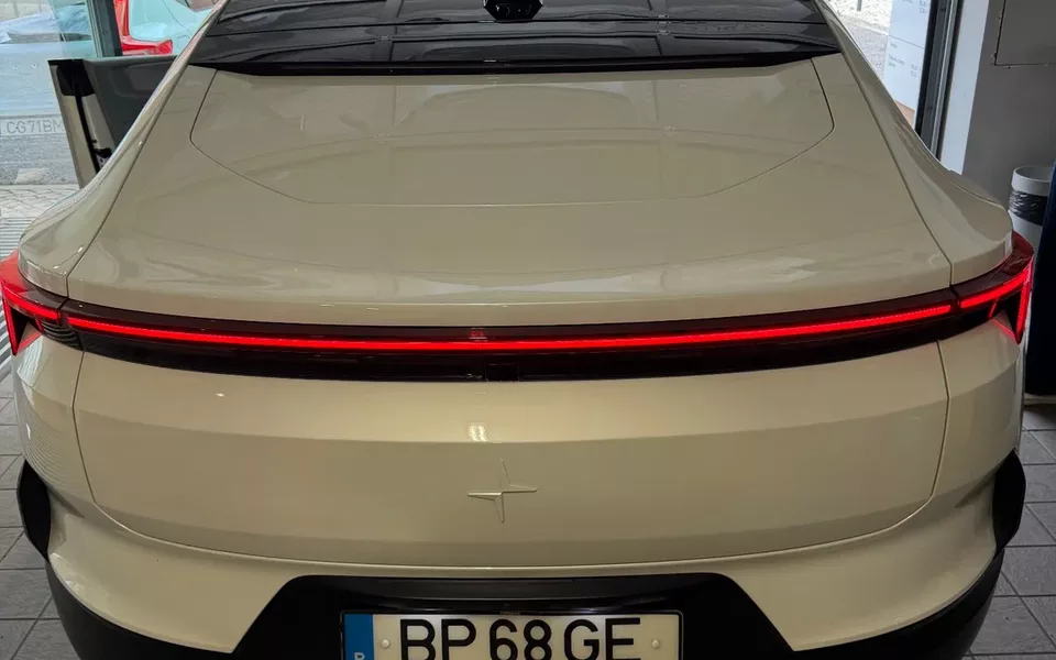 Polestar 4 Long Range 100 kWh Dual Motor Performance Plus