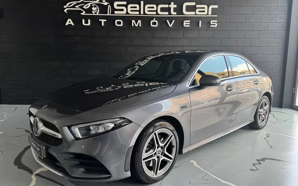 Mercedes-Benz A 250 Limousine e AMG Line