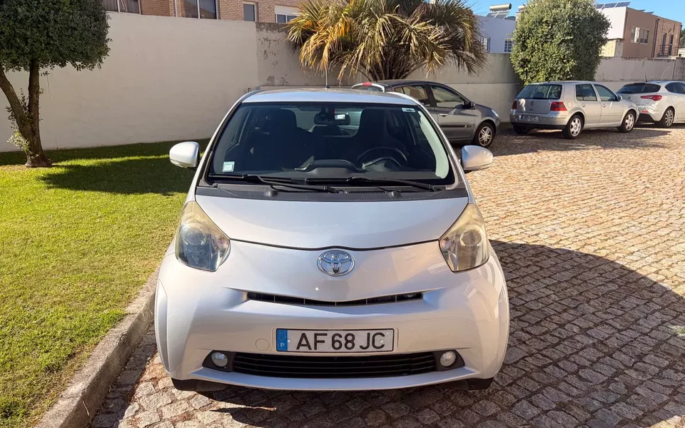 Toyota iQ 1.0 Multidrive +