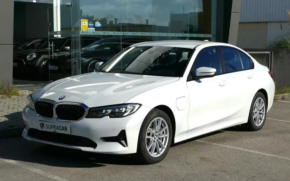 BMW 330 e iPerformance Advantage