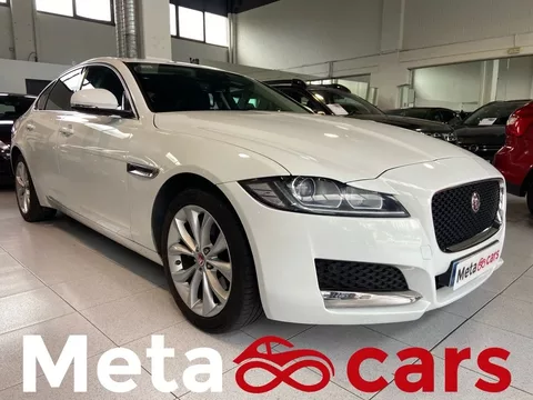 JAGUAR XF XF 2.0i4D Pure Aut. 180