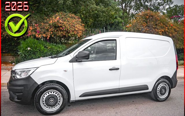 RENAULT KANGOO 26000km! EXPRESS VAN 1.5 BLUE DCI NEW F/L III 95HP 14.100 €