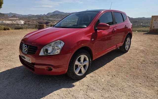 NISSAN Qashqai Q+2 1.5dCi Tekna 4x2