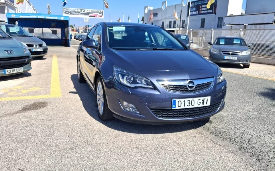 OPEL Astra Astra 1.6 Cosmo Aut.