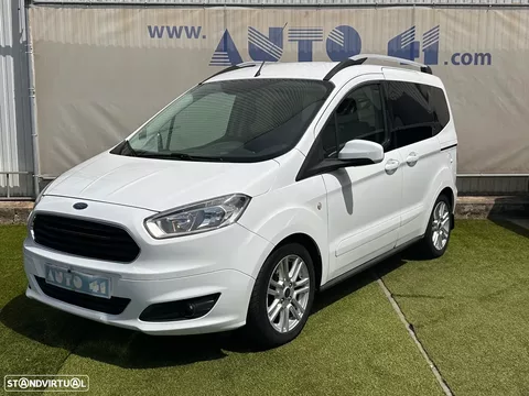 Ford Tourneo Courier 1.0 EcoBoost Titanium