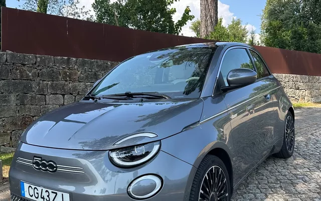 Fiat 500e 42kWh la Prima (by Bocelli)