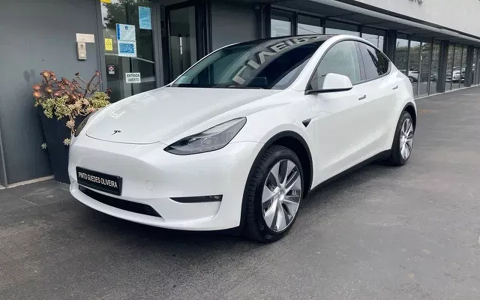Tesla Model Y Long Range Dual Motor AWD