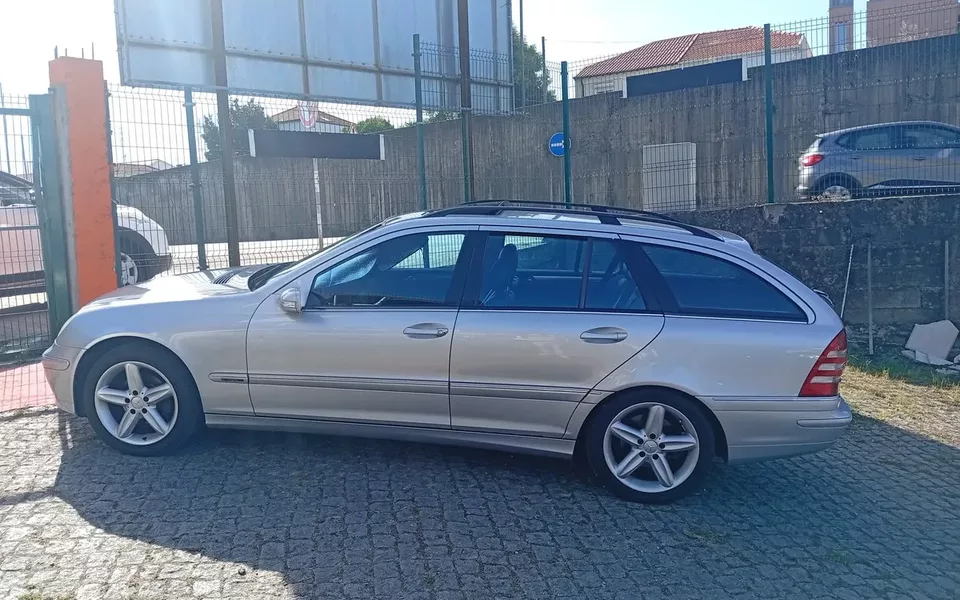 Mercedes-Benz C 220