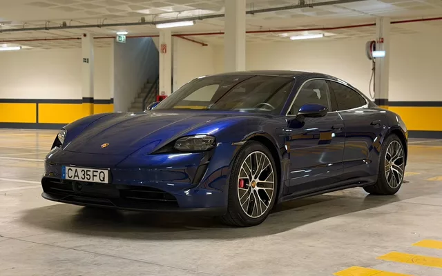 Porsche Taycan 4S