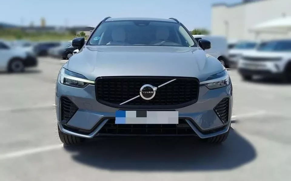 VOLVO XC60 2.0 B4 D Plus Dark Auto