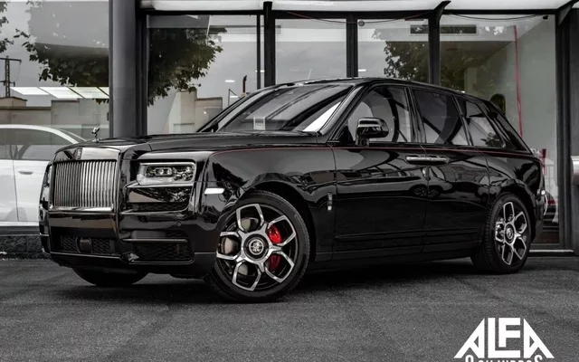 ROLLS-ROYCE Cullinan Cullinan Black Badge