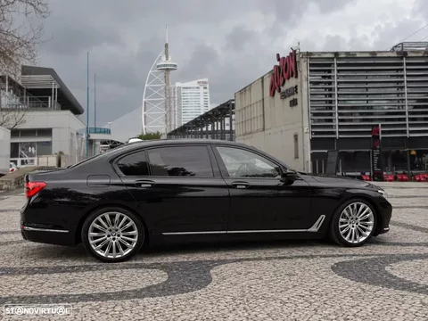 BMW 740