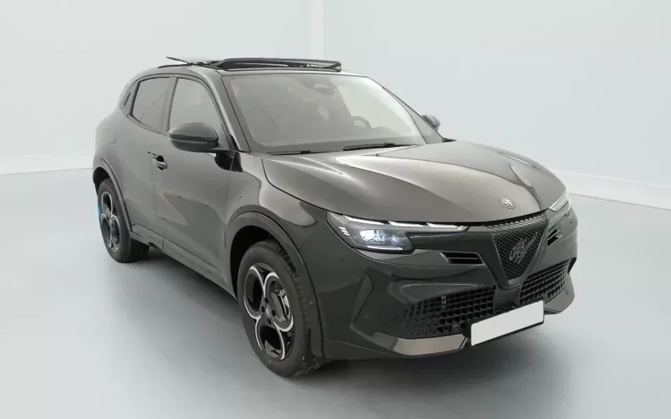 Alfa Romeo Junior 1.2 Ibrida 145 ch e-DCT6 Q4 Ti Zéro km immatriculé