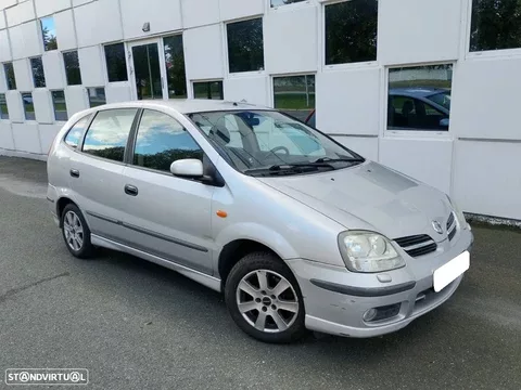 Nissan Almera Tino