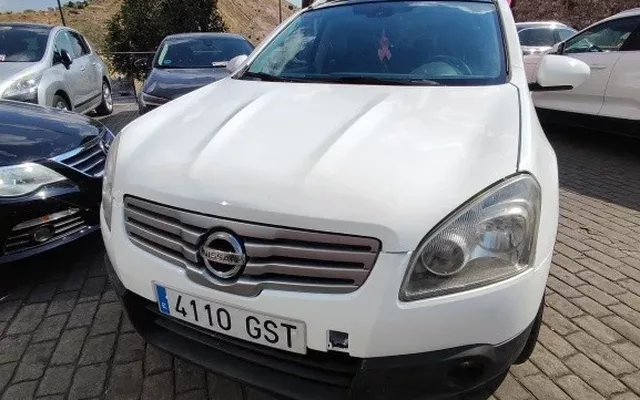 NISSAN Qashqai Q+2 2.0dCi Acenta 4x2