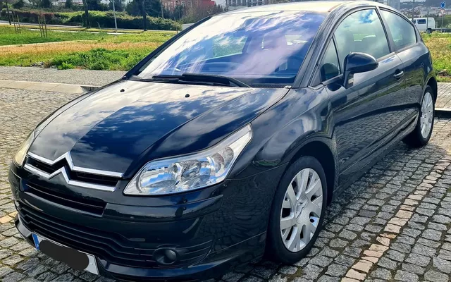 Citroën C4 1.6 HDi 110 by Loeb