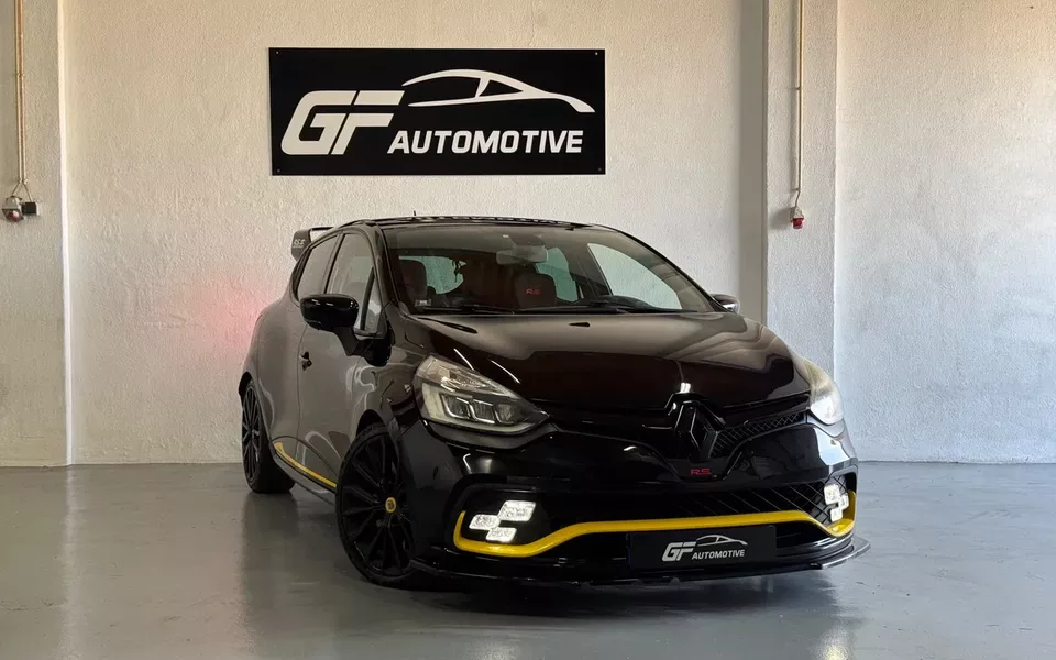 Renault Clio TCe 220 EDC R.S. Trophy