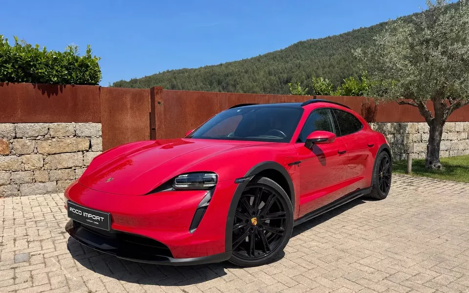 Porsche Taycan Cross Turismo 4