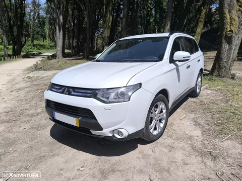 Mitsubishi Outlander 2.2 DI-D Instyle Navi