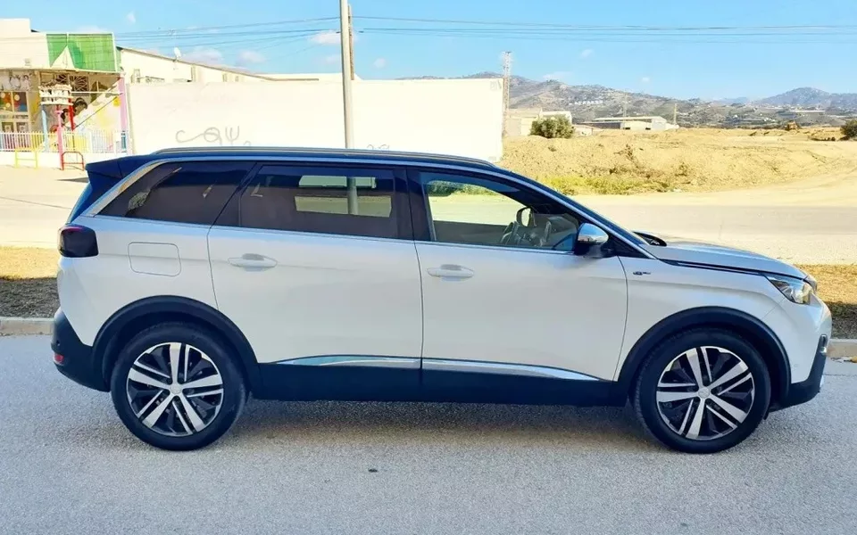 PEUGEOT 5008 SUV PEUGEOT 5008 SUV Todoterreno 181cv Automático de 5 Puertas - 9500€ en
