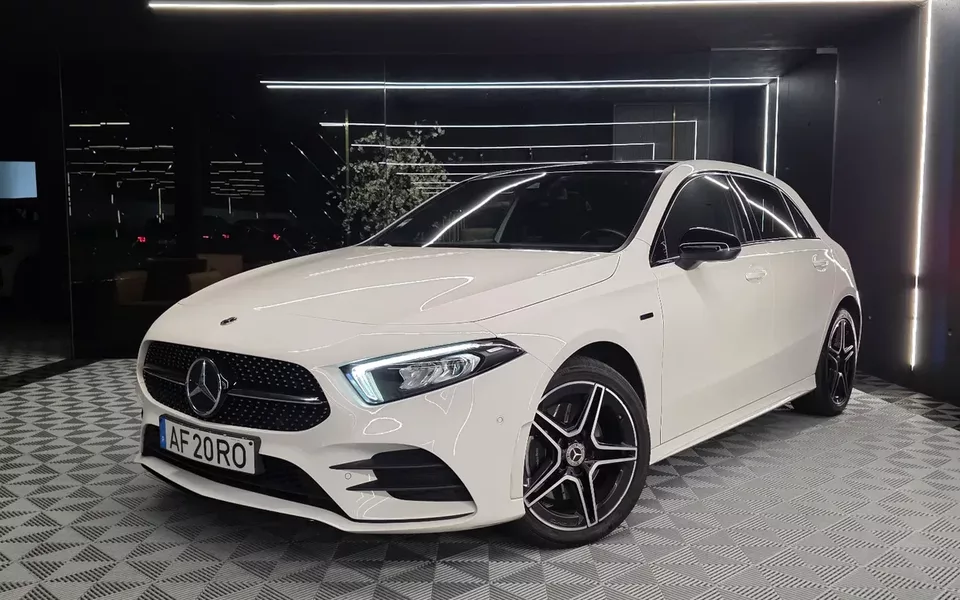 Mercedes-Benz A 250 e AMG Line