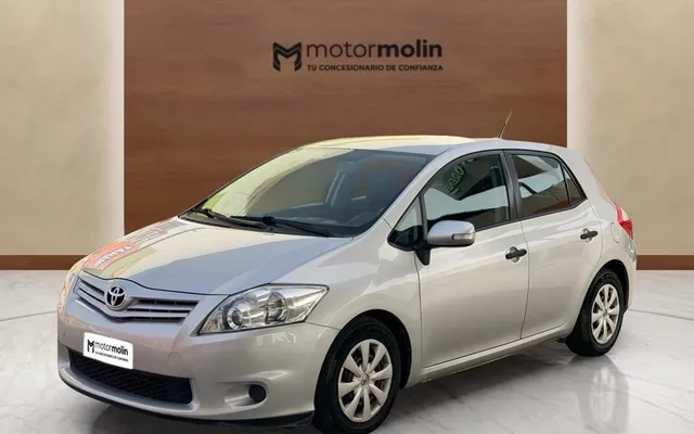 TOYOTA Auris Toyota 1.4 D-4D DPF Active Eco