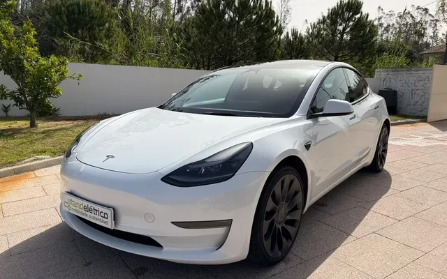Tesla Model 3 Performance Tração Integral