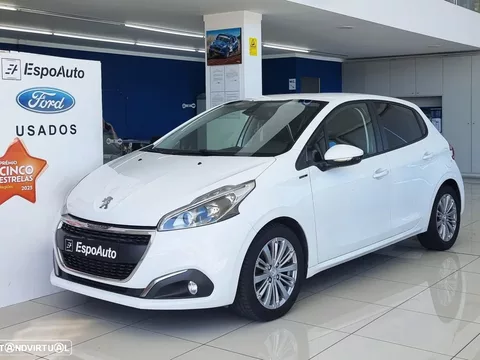 Peugeot 208 1.2 PureTech Signature