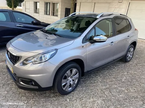 Peugeot 2008 1.2 PureTech Style