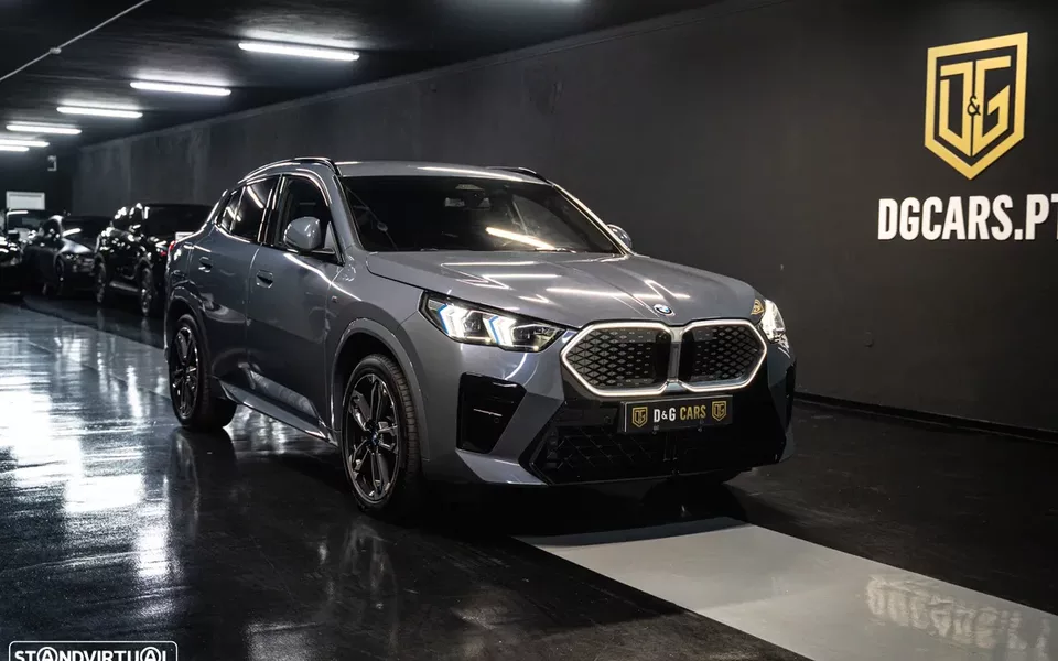 BMW iX2 eDrive20 Pack Desportivo M