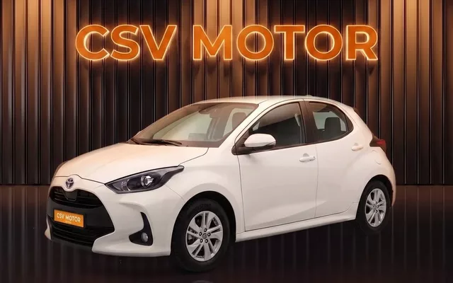 TOYOTA Yaris Yaris 120H 1.5 Style