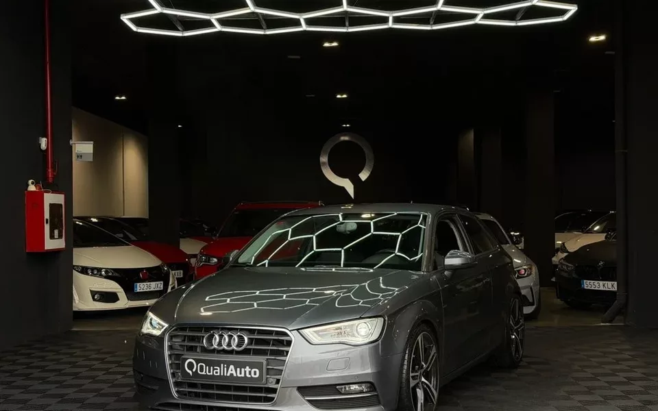 AUDI A3 A3 1.2 TFSI Attraction 110