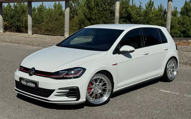 VW Golf 2.0 TSI GTI DSG Performance